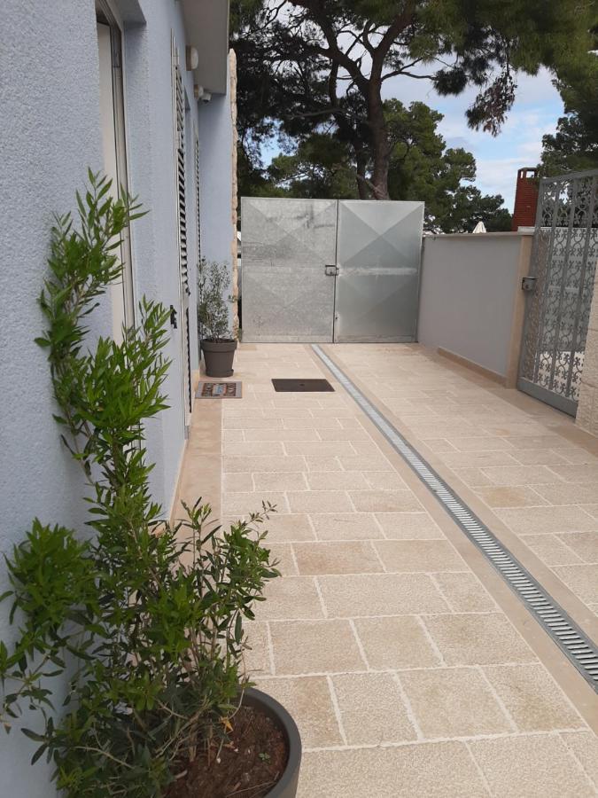 Beach Residences Caroline Χβαρ Εξωτερικό φωτογραφία