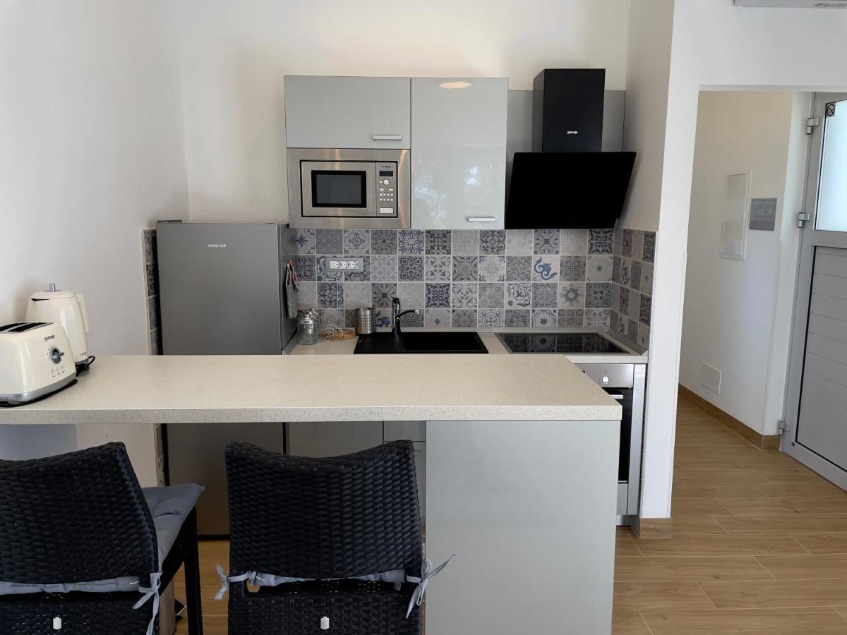 Beach Residences Caroline Χβαρ Εξωτερικό φωτογραφία