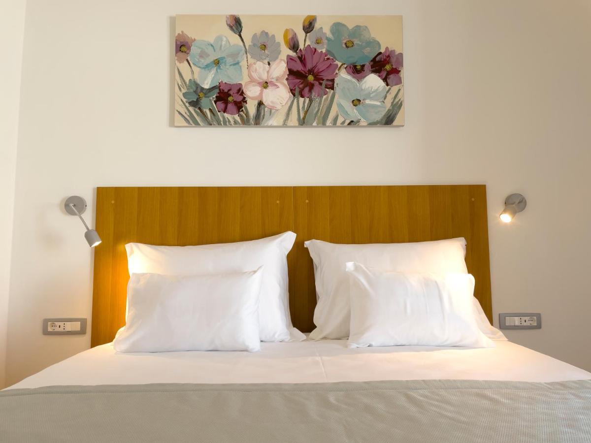 Beach Residences Caroline Χβαρ Εξωτερικό φωτογραφία