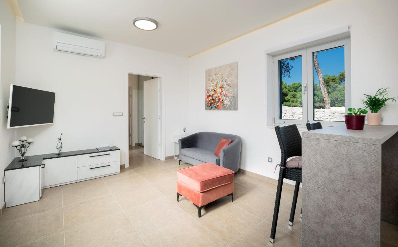 Beach Residences Caroline Χβαρ Εξωτερικό φωτογραφία