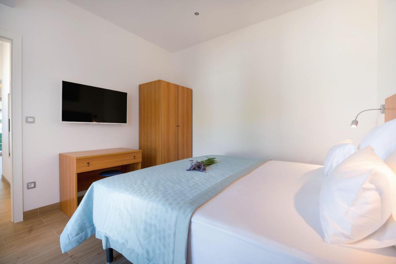 Beach Residences Caroline Χβαρ Εξωτερικό φωτογραφία